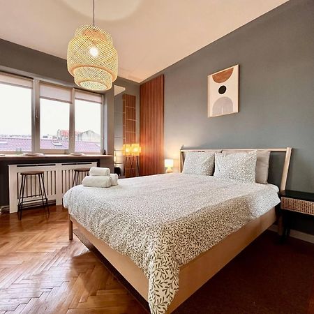 Woodie Studio With Premium Comfort By Piata Unirii Букурещ Екстериор снимка