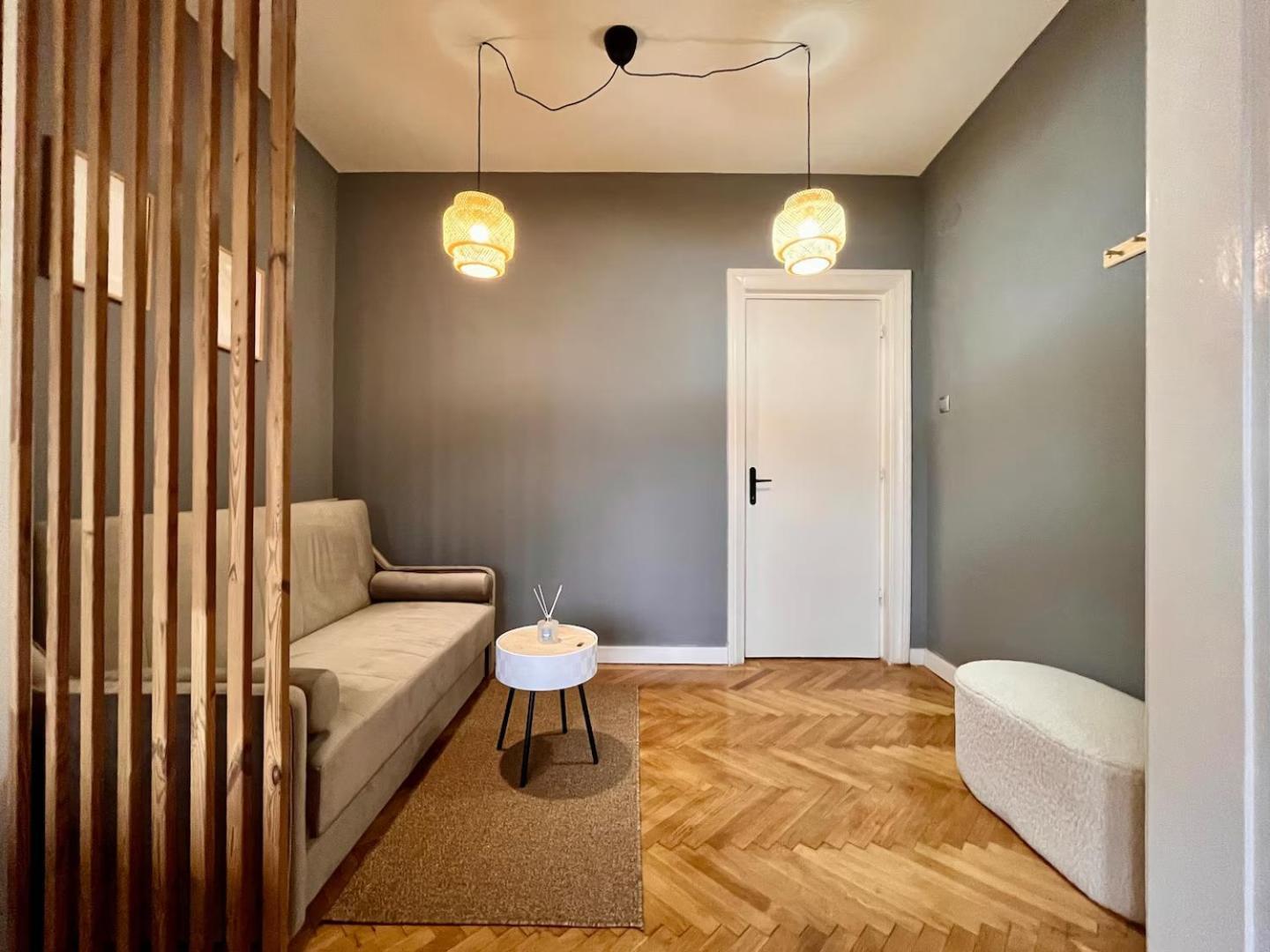 Woodie Studio With Premium Comfort By Piata Unirii Букурещ Екстериор снимка